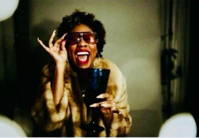 Iza, são 10 horas da manhã e o calor, aqui no centro da cidade, já está insuportável. Vou andando até a Nilo Peçanha. Te ligo quando sair da consulta. Beijos Iza, são 10 horas da manhã e o calor, aqui no centro da cidade, já está insuportável. Vou andando até a Nilo Peçanha. Te ligo quando sair da consulta. Beijos